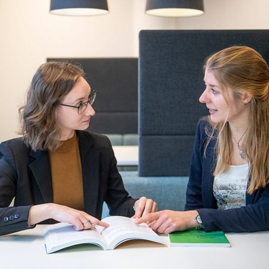 Kenniscentrum Sociaal Domein is de expert op het gebied van Wmo, Schuldhulpverlening, de Participatiewet en Jeugdhulp bij gemeenten.