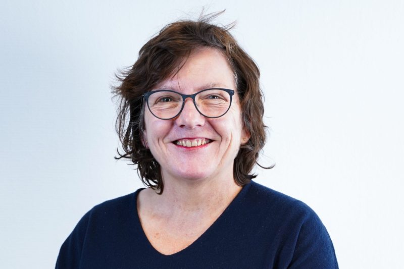 Dit is een profielfoto van adviseur wonen Carla Dekker